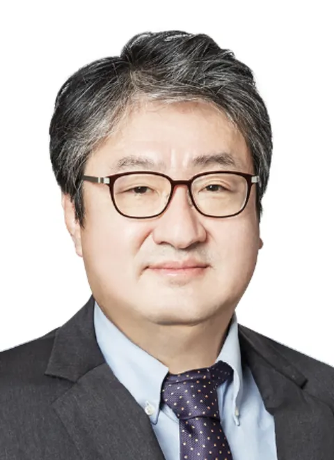 Tom Kwon, lawyer