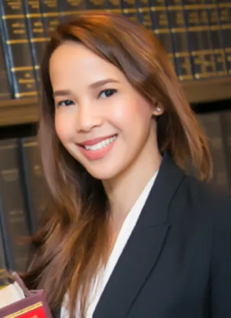Palawi Bunnag, lawyer